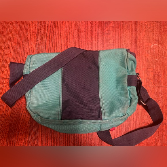 timbuk2 crossbody bag/purse - Picture 6 of 10